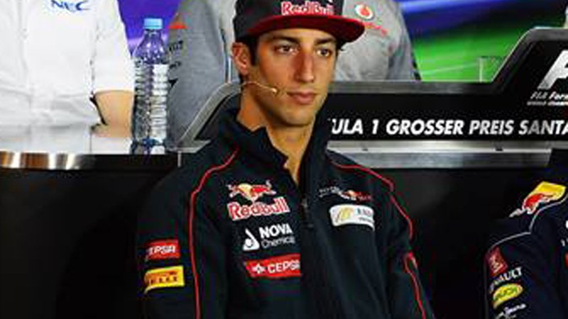 F1 2014: Ricciardo batte sul tempo Raikkonen. Sar&agrave; lui il secondo pilota Red Bull