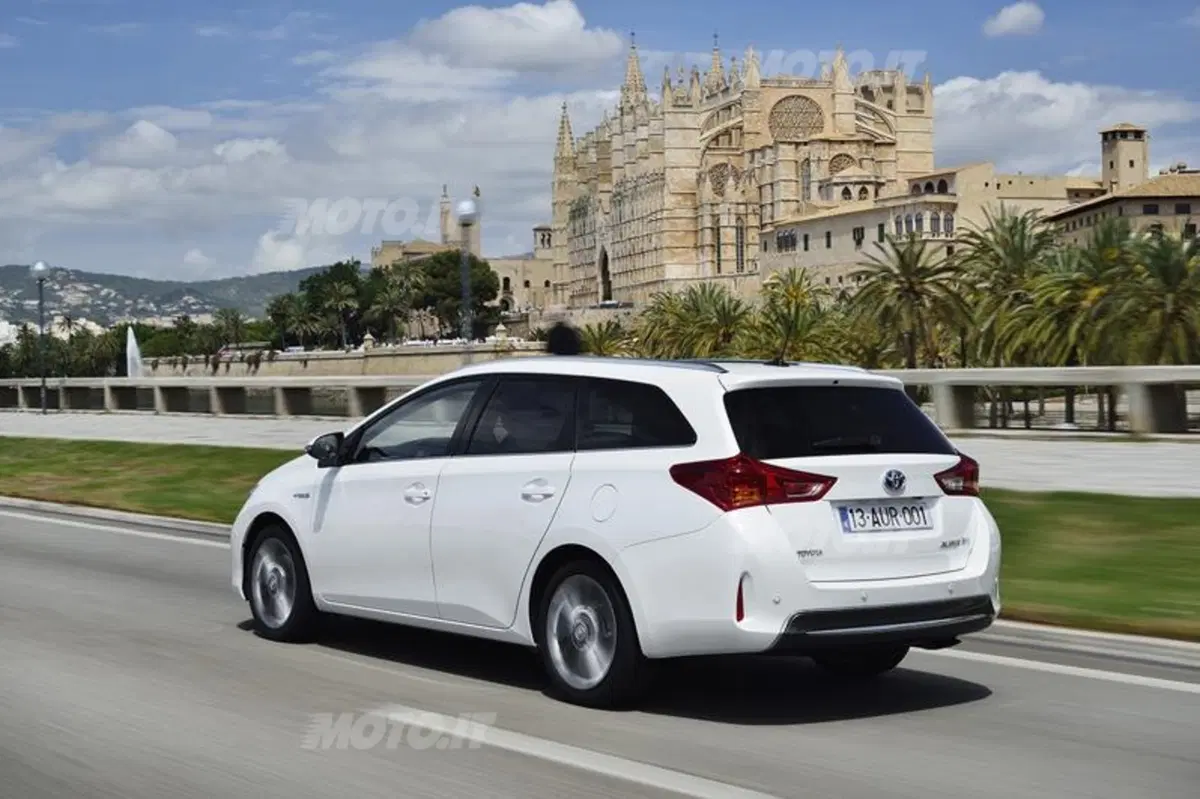 Toyota Auris Touring Sports (12)