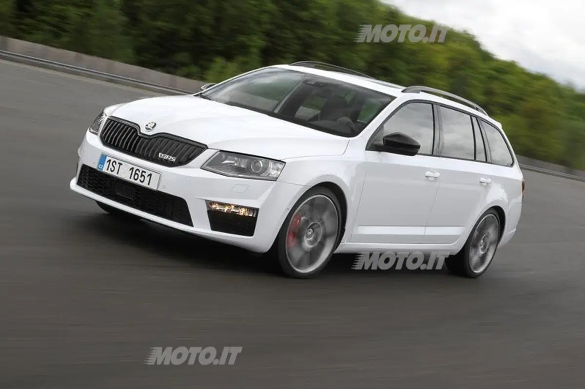 Skoda Octavia RS: tutte le immagini e le informazioni ufficiali (3)