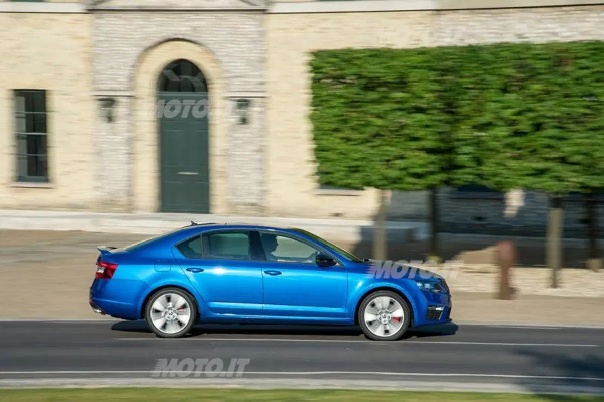 Skoda Octavia RS: tutte le immagini e le informazioni ufficiali (10)