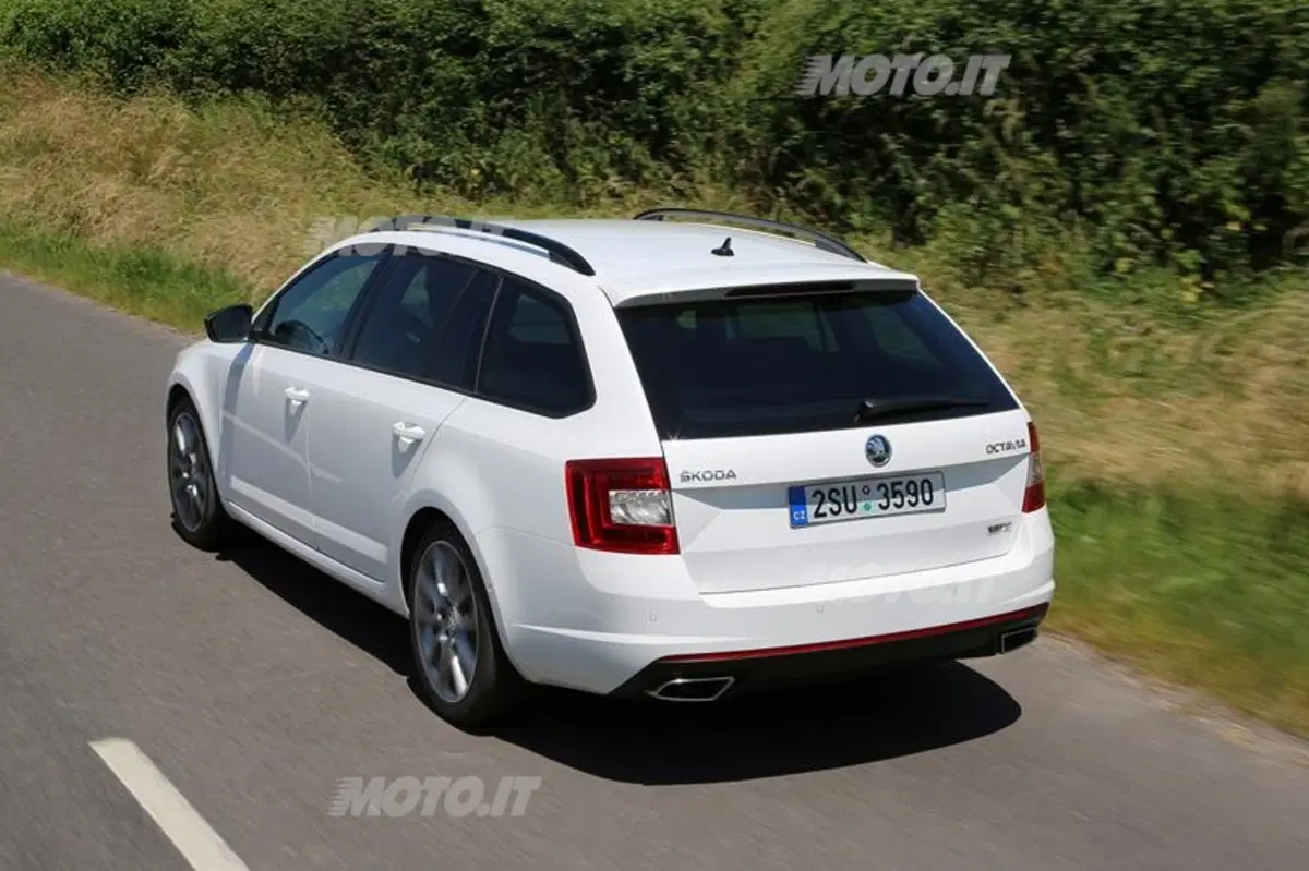 Skoda Octavia RS: tutte le immagini e le informazioni ufficiali (15)