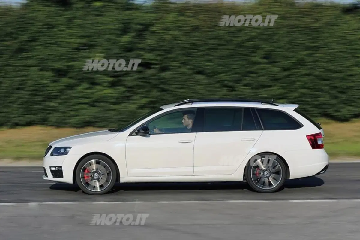 Skoda Octavia RS: tutte le immagini e le informazioni ufficiali (18)