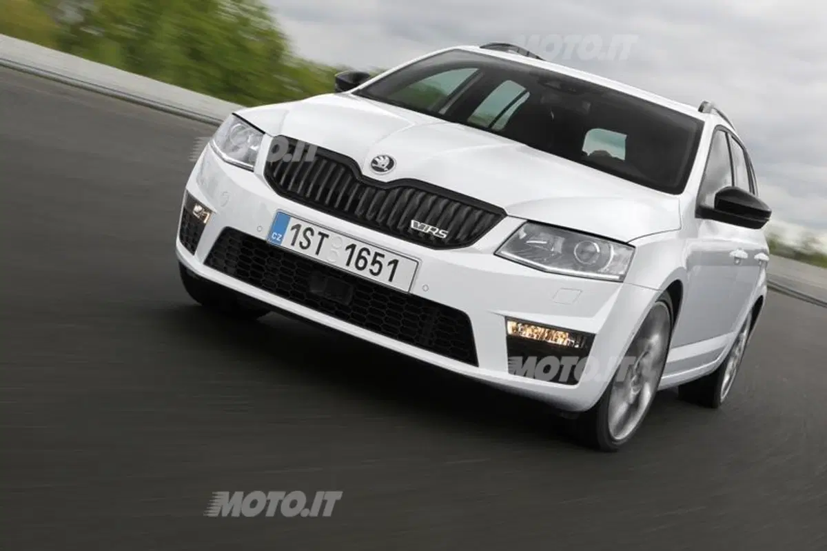 Skoda Octavia RS: tutte le immagini e le informazioni ufficiali (21)