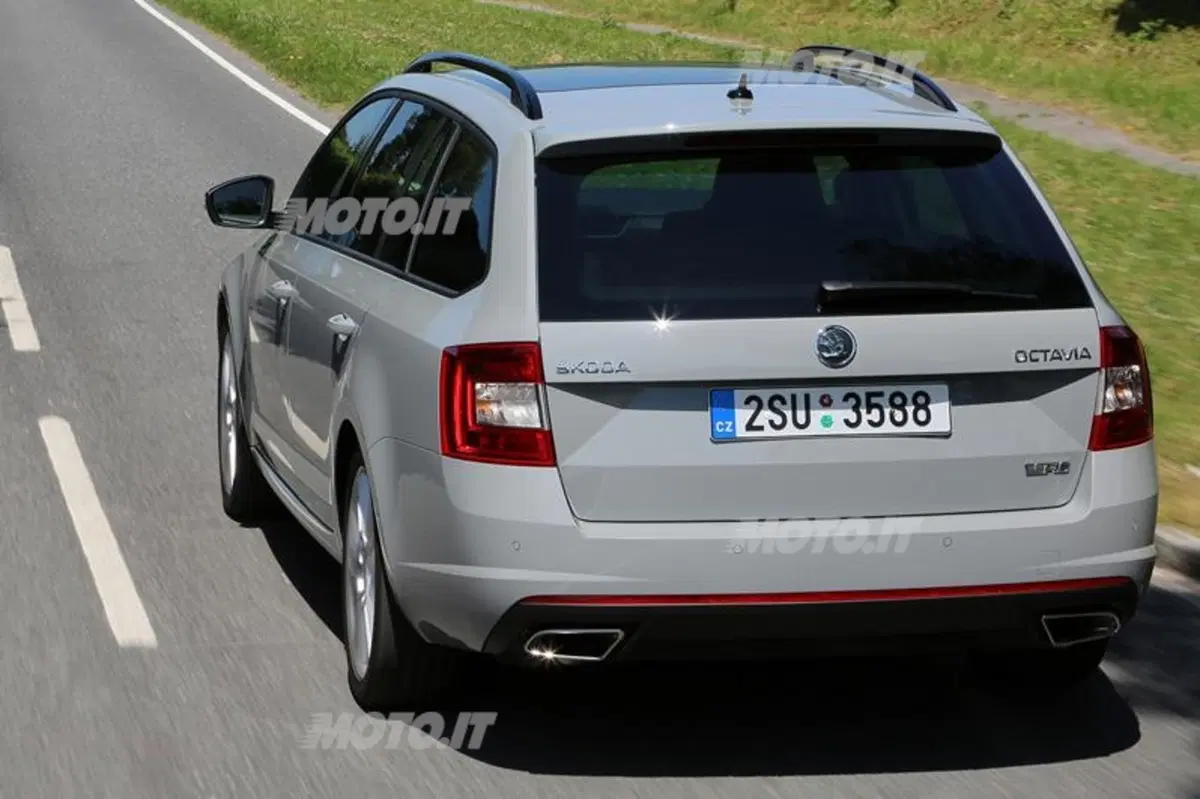 Skoda Octavia RS: tutte le immagini e le informazioni ufficiali (25)