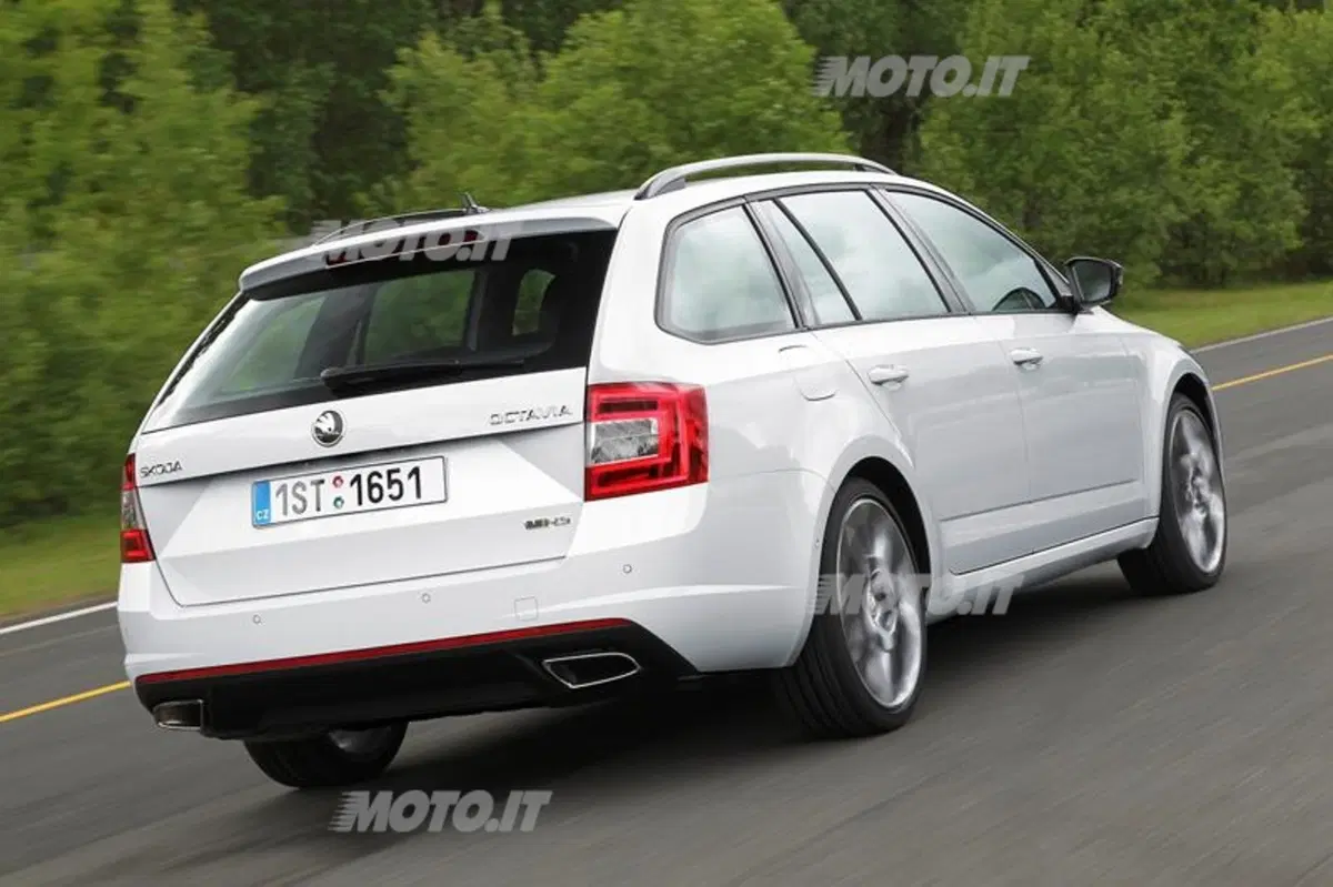 Skoda Octavia RS: tutte le immagini e le informazioni ufficiali (29)