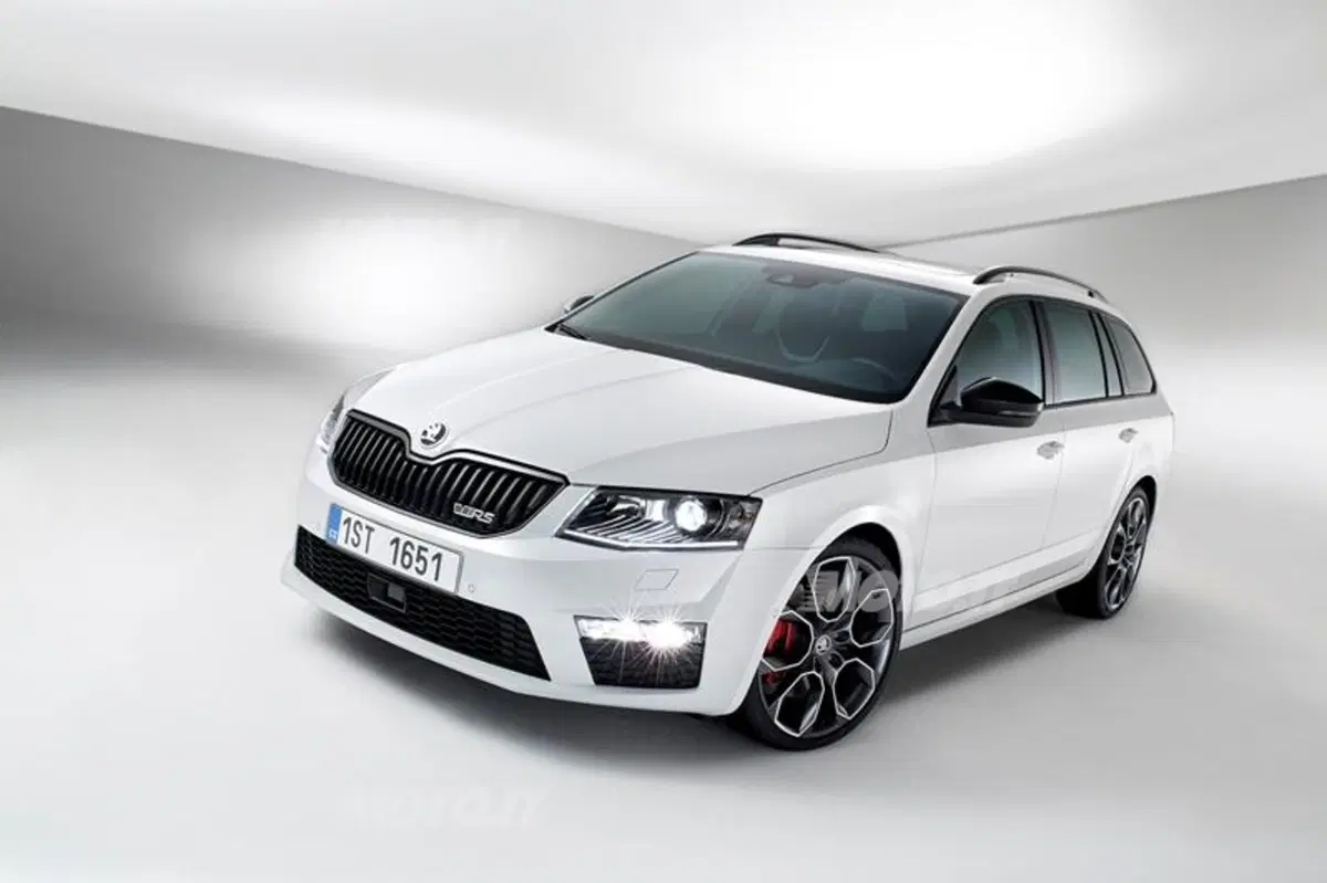 Skoda Octavia RS: tutte le immagini e le informazioni ufficiali (31)