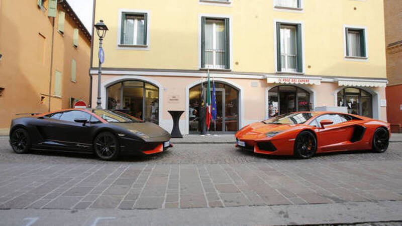 Lamborghini: inaugurata una mostra fotografica sul Grande Giro