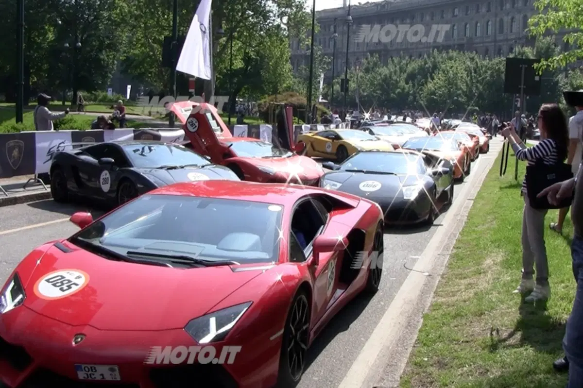 Lamborghini: inaugurata una mostra fotografica sul Grande Giro (3)