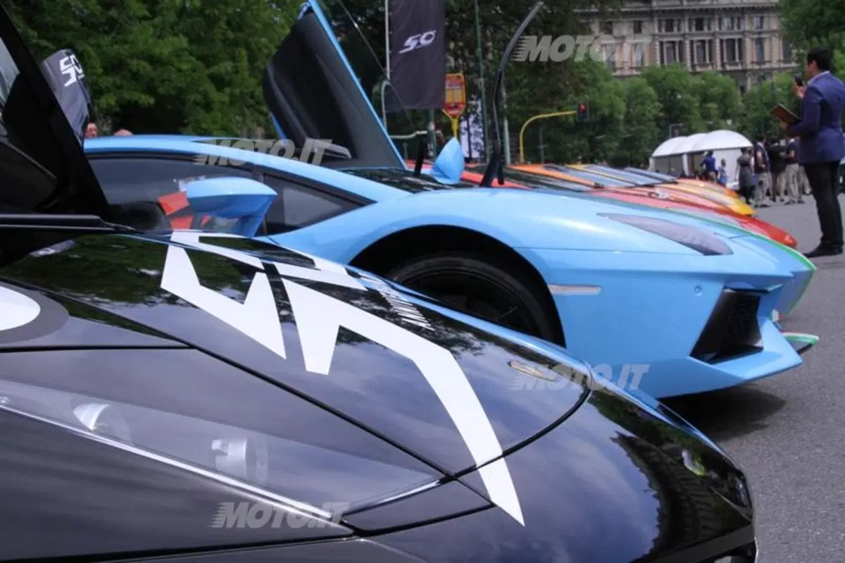 Lamborghini: inaugurata una mostra fotografica sul Grande Giro (5)