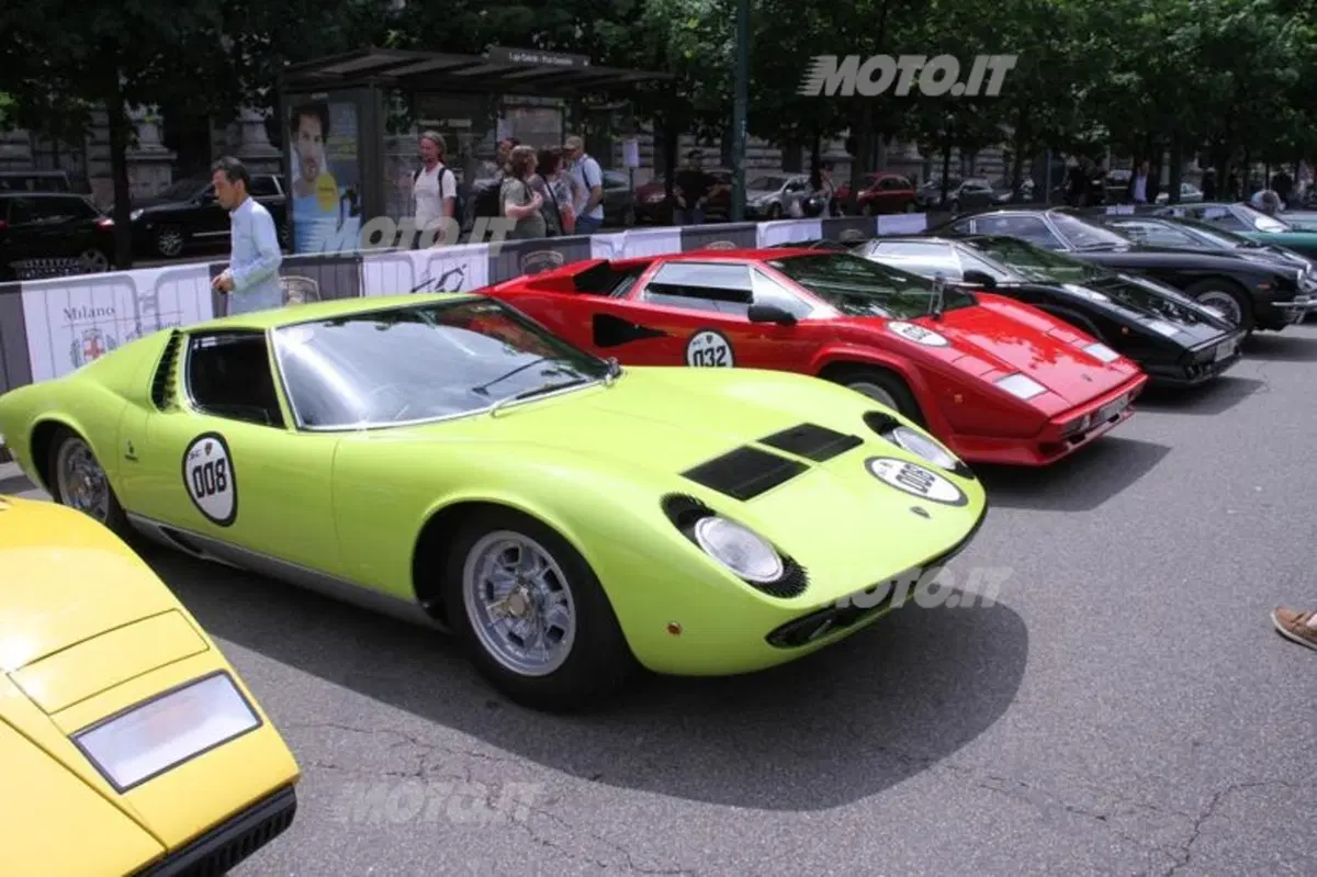 Lamborghini: inaugurata una mostra fotografica sul Grande Giro (7)