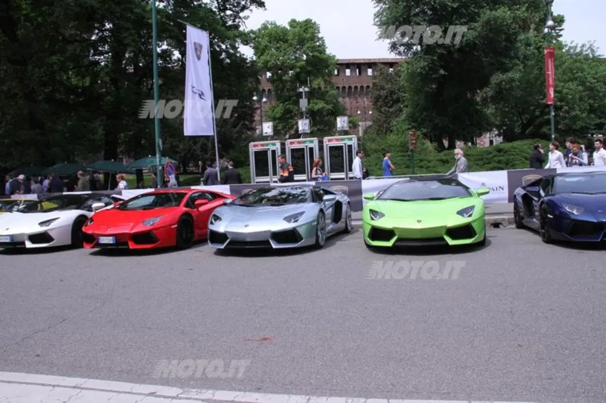 Lamborghini: inaugurata una mostra fotografica sul Grande Giro (9)