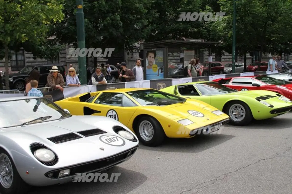 Lamborghini: inaugurata una mostra fotografica sul Grande Giro (11)