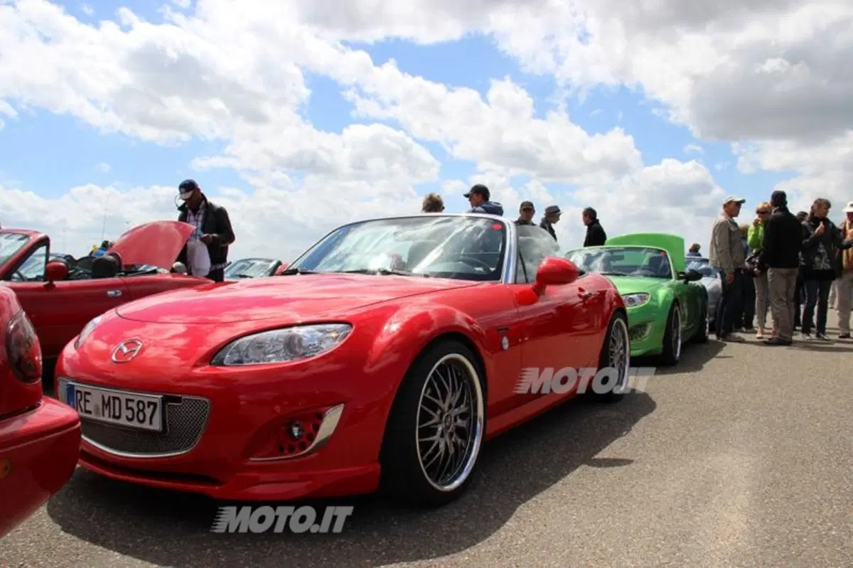 Mazda MX-5: il video del nostro viaggio al raduno del record in Olanda (37)