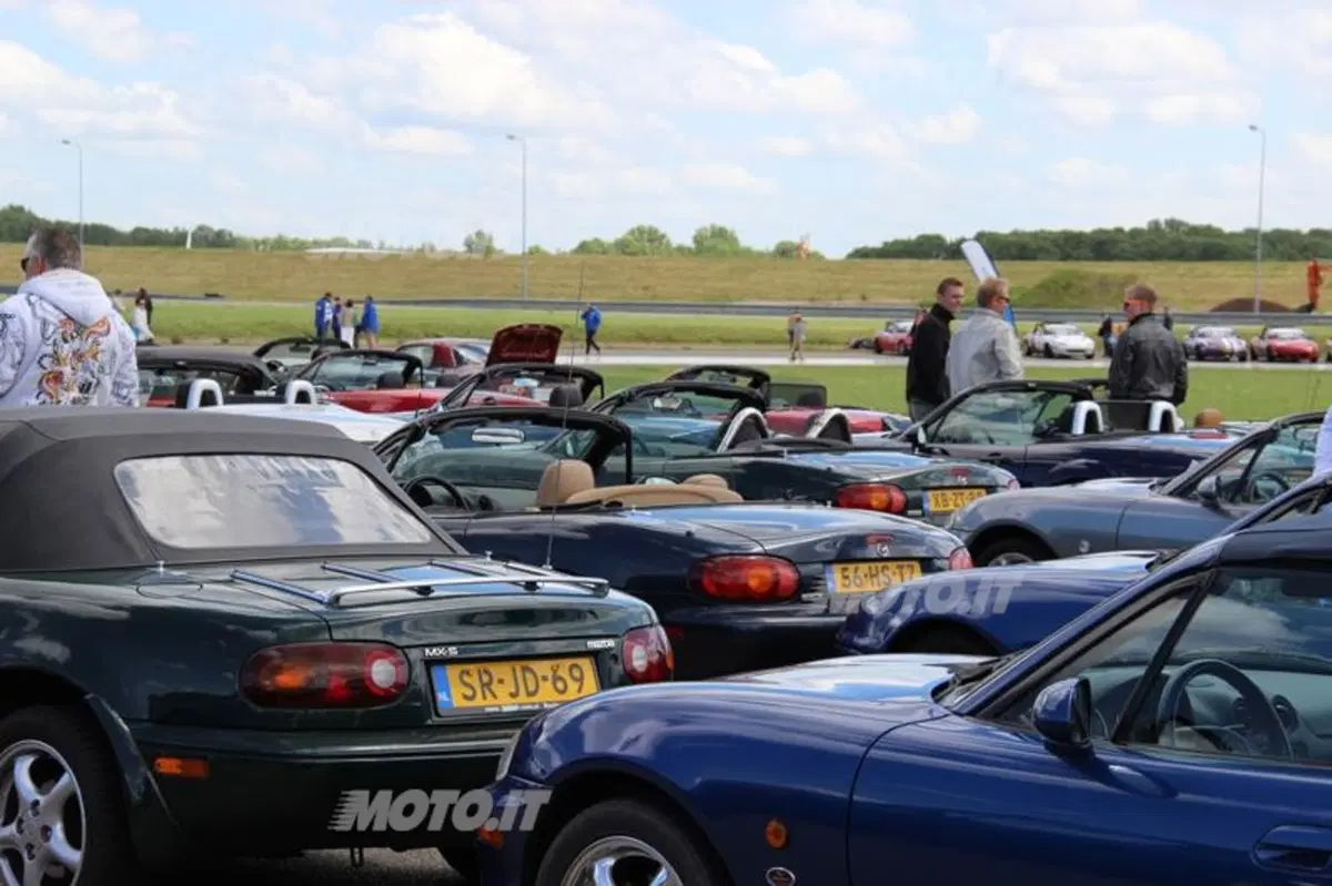 Mazda MX-5: il video del nostro viaggio al raduno del record in Olanda (42)