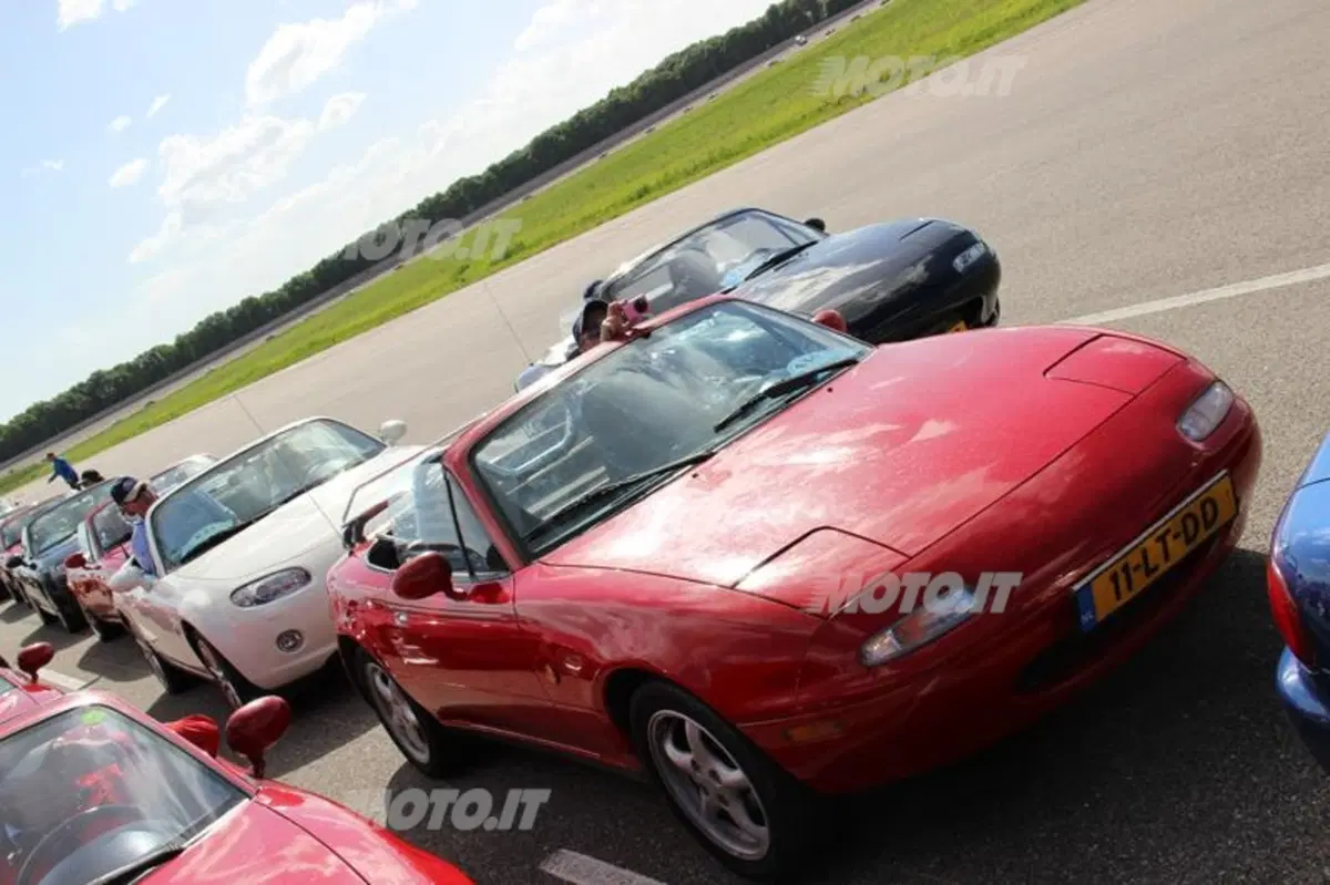 Mazda MX-5: il video del nostro viaggio al raduno del record in Olanda (50)