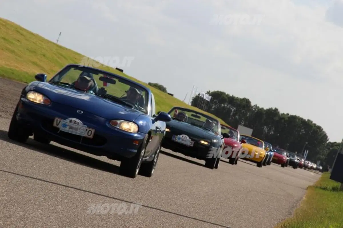 Mazda MX-5: il video del nostro viaggio al raduno del record in Olanda (60)