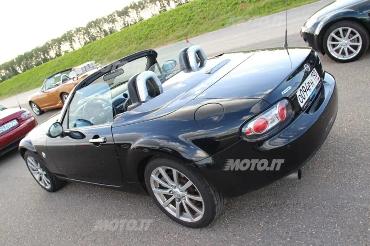 Mazda MX-5: il video del nostro viaggio al raduno del record in Olanda (84)