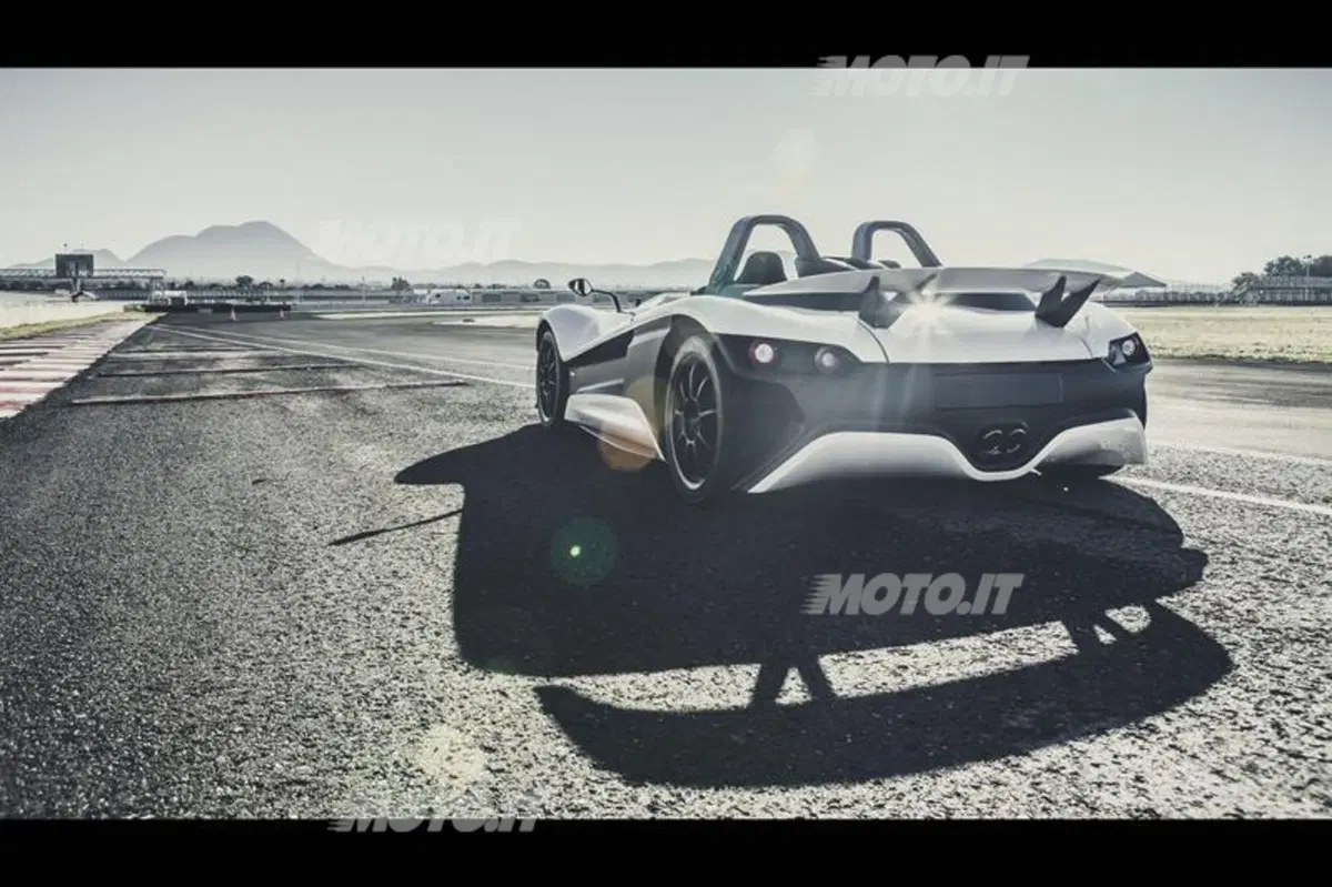 Vuhl 05: la nuova sportiva messicana (6)