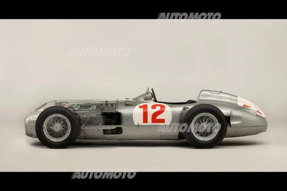 Battuta all'asta la Mercedes di Fangio a oltre 22 milioni. E' record (2)
