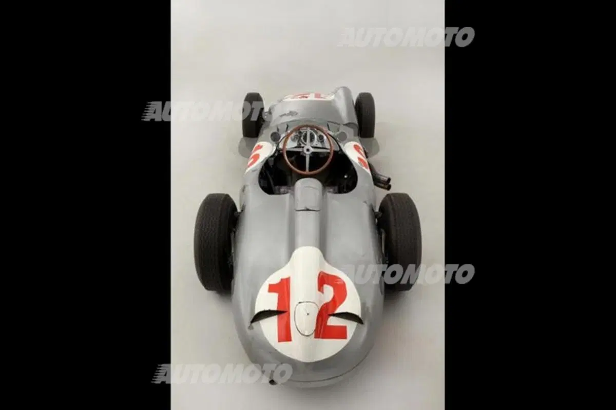 Battuta all'asta la Mercedes di Fangio a oltre 22 milioni. E' record (3)