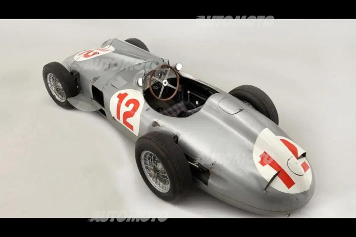 Battuta all'asta la Mercedes di Fangio a oltre 22 milioni. E' record (4)