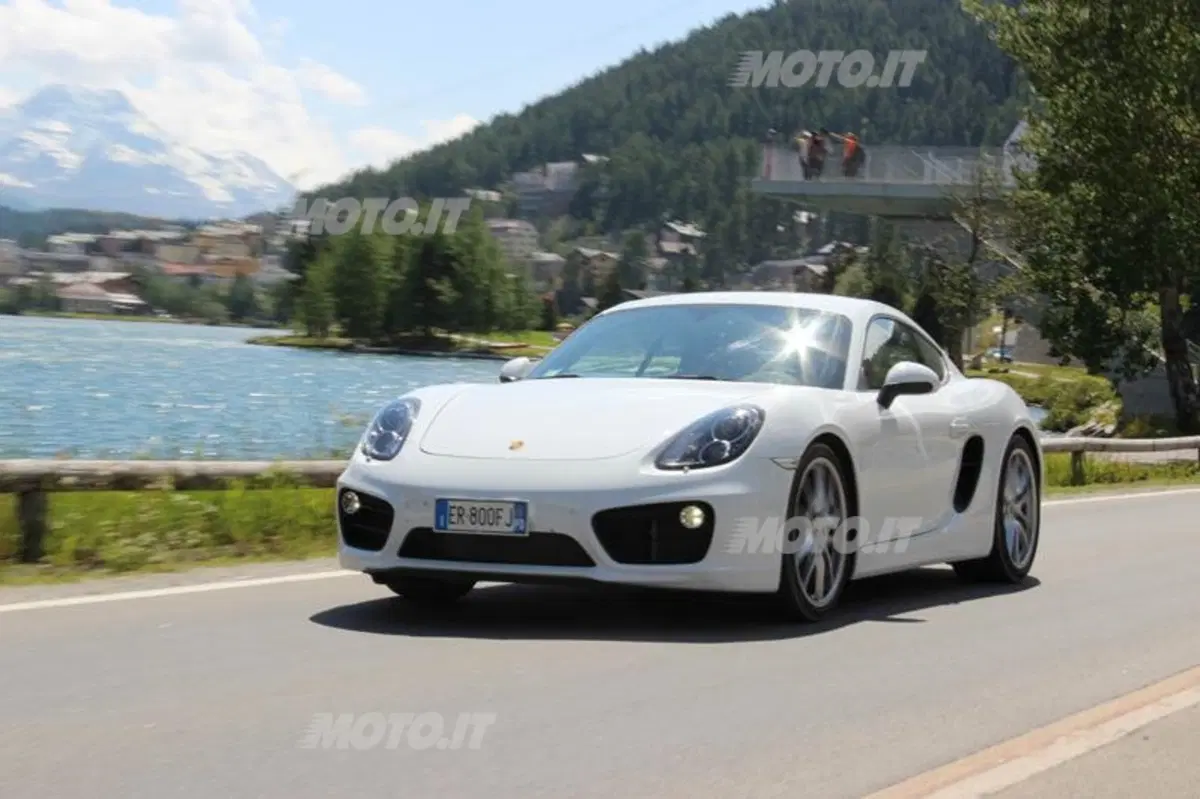 Porsche: alla scoperta della Svizzera con 911 e Cayman. Ecco il video (15)
