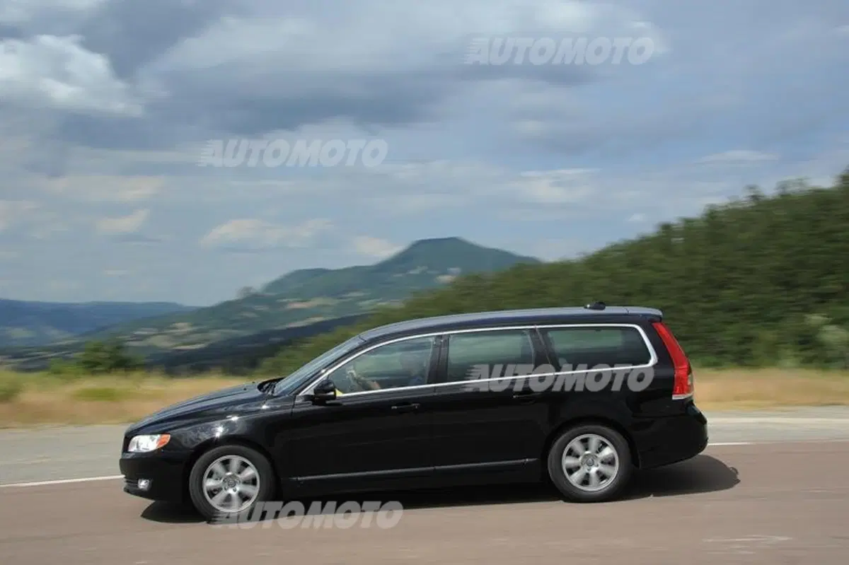 Volvo V70 D2 Polar (4)