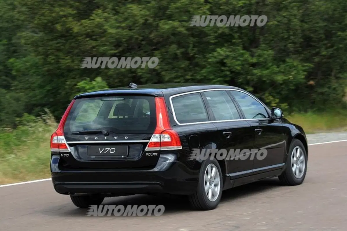 Volvo V70 D2 Polar (9)