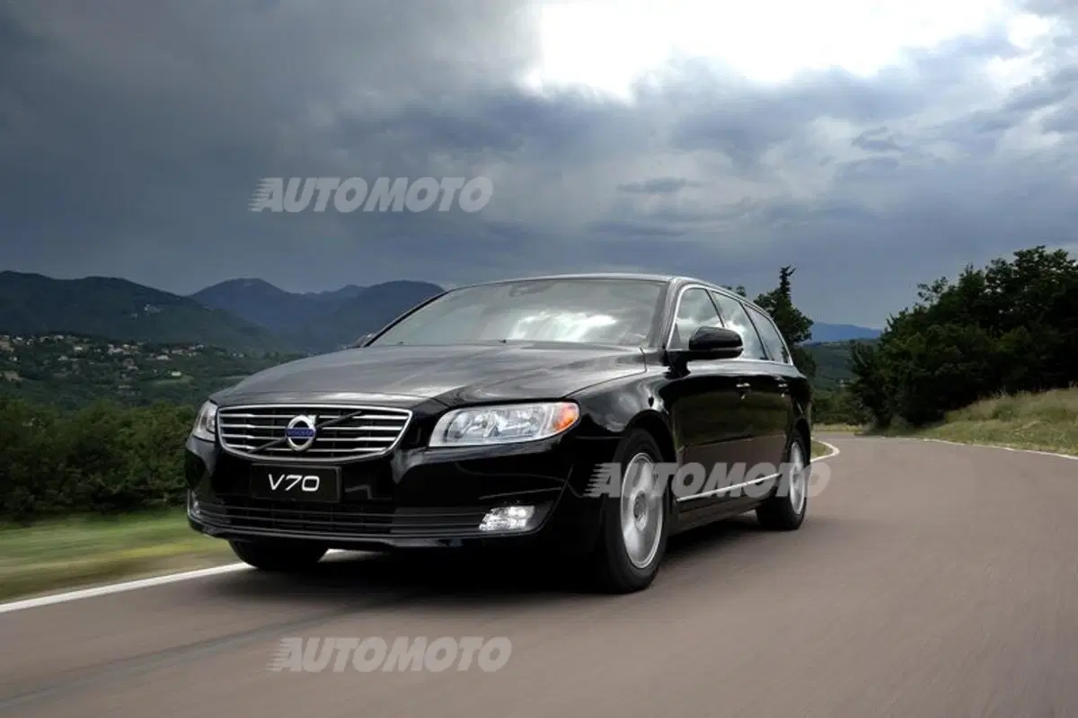 Volvo V70 D2 Polar (12)
