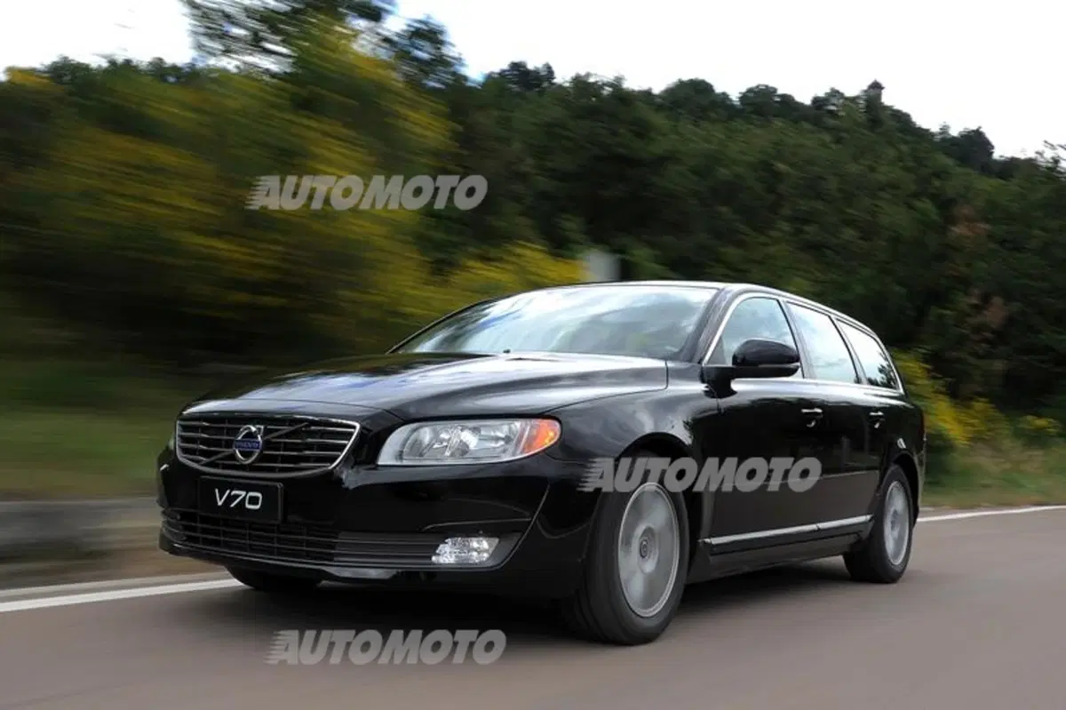 Volvo V70 D2 Polar (13)