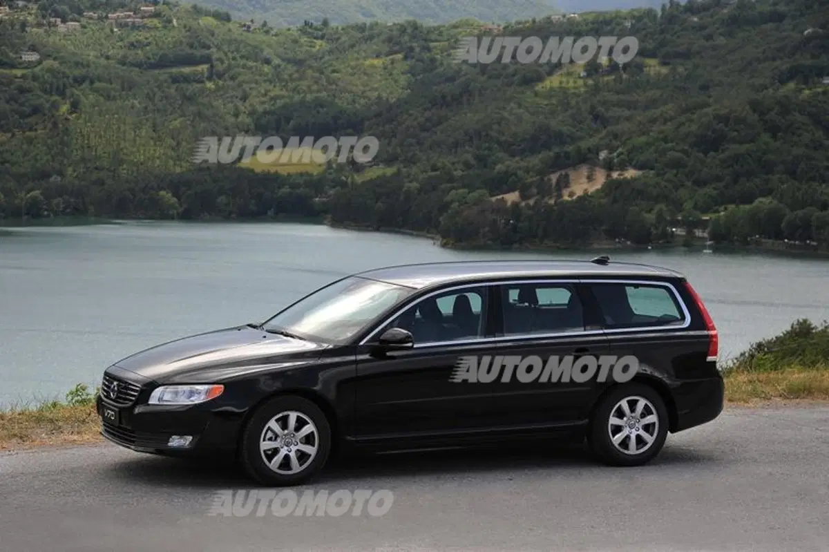 Volvo V70 D2 Polar (17)