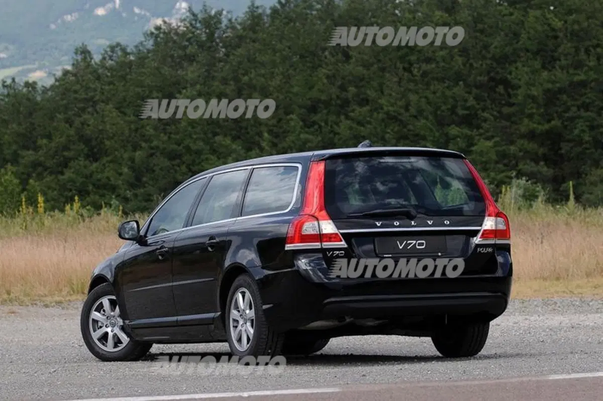 Volvo V70 D2 Polar (18)