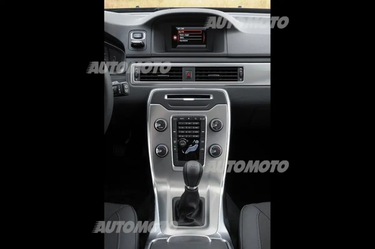 Volvo V70 D2 Polar (25)