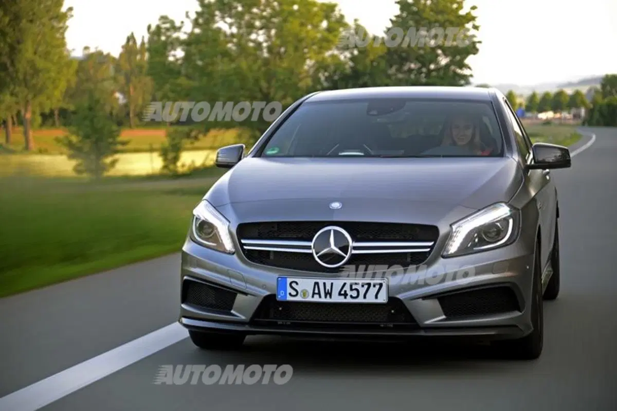 Mercedes-Benz A 45 AMG (3)