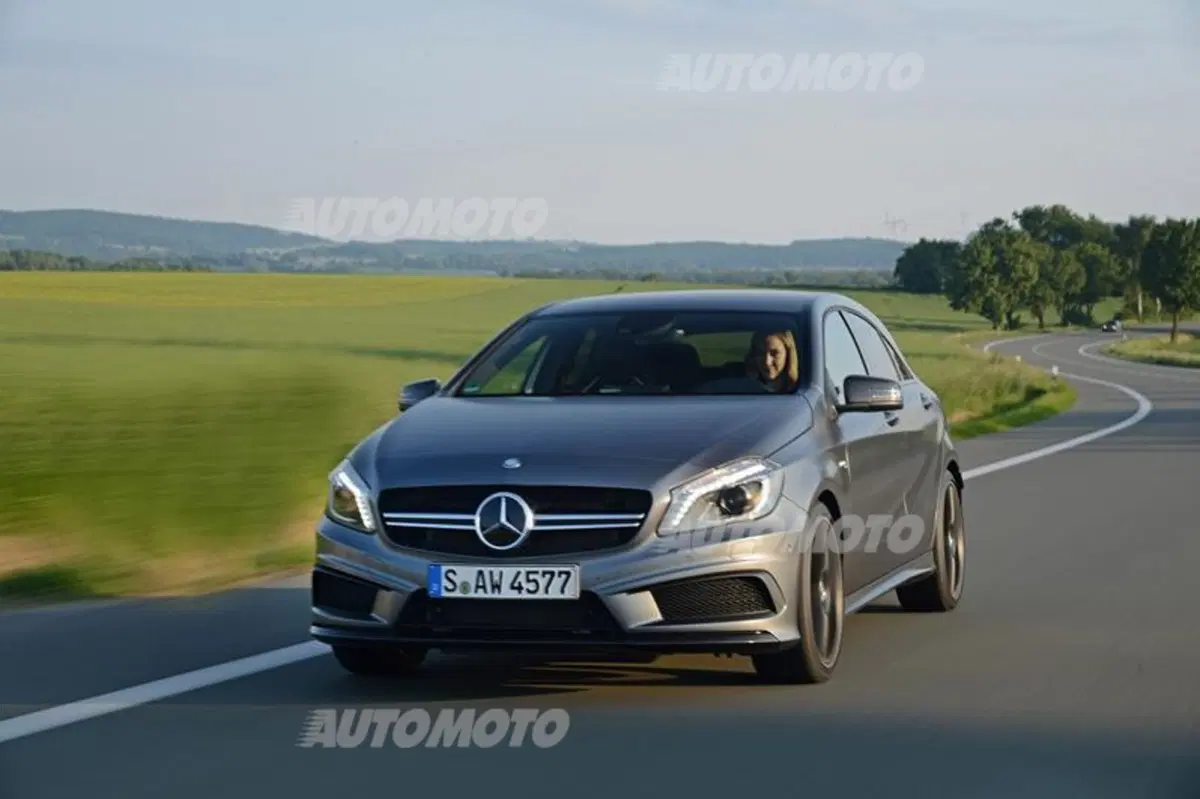 Mercedes-Benz A 45 AMG (5)