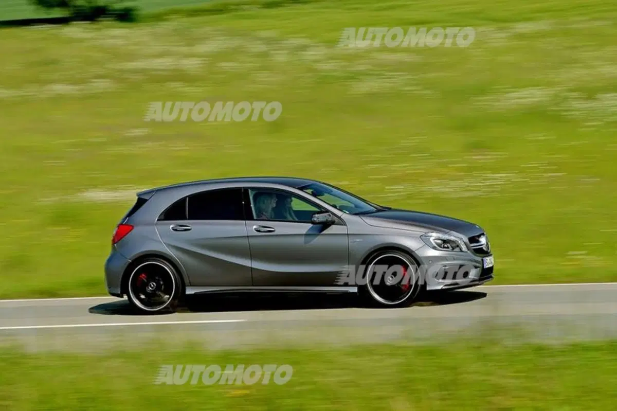 Mercedes-Benz A 45 AMG (6)