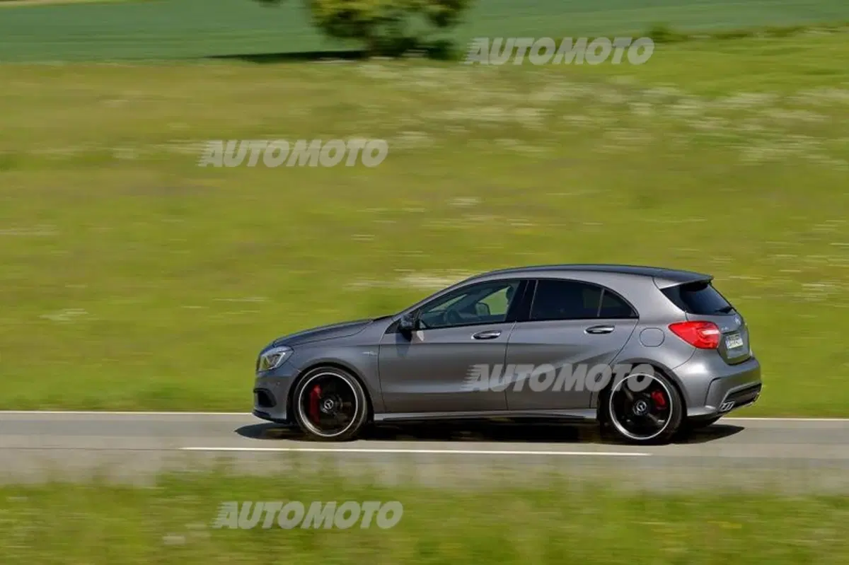 Mercedes-Benz A 45 AMG (8)