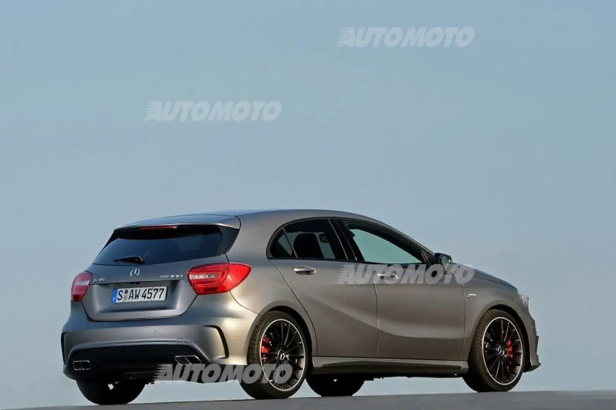 Mercedes-Benz A 45 AMG (12)