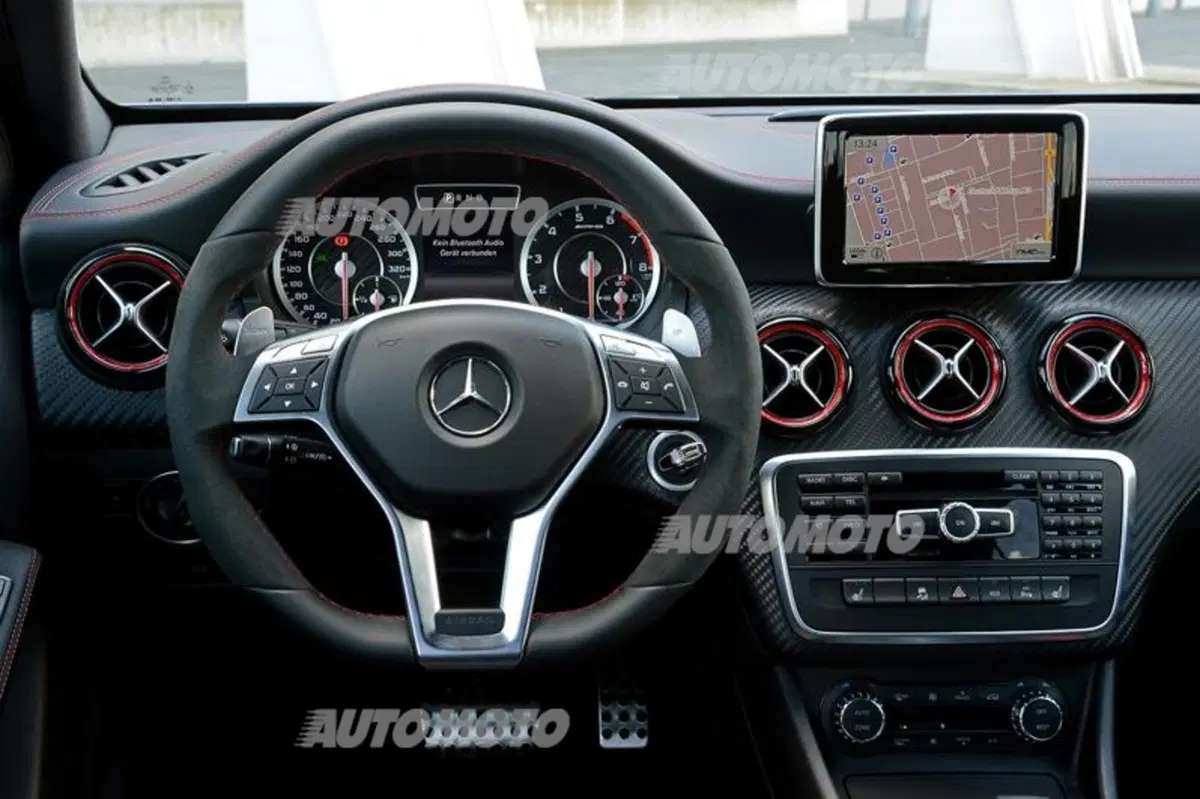 Mercedes-Benz A 45 AMG (14)