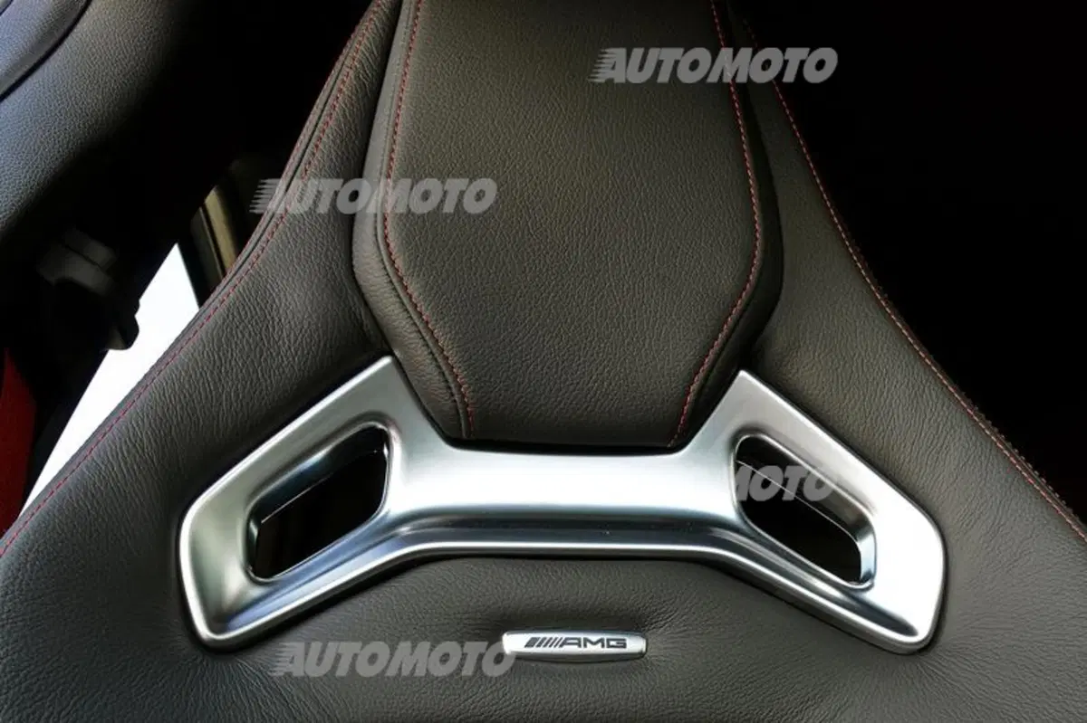 Mercedes-Benz A 45 AMG (17)
