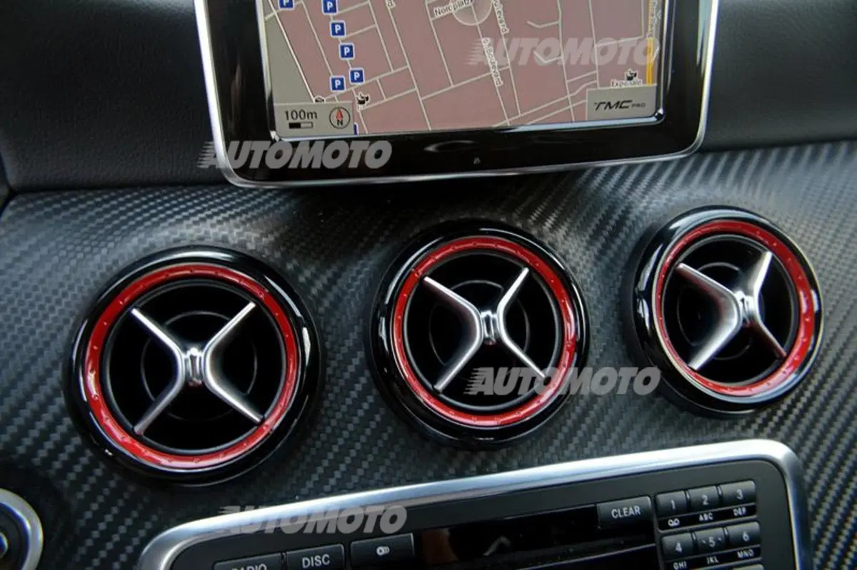 Mercedes-Benz A 45 AMG (18)