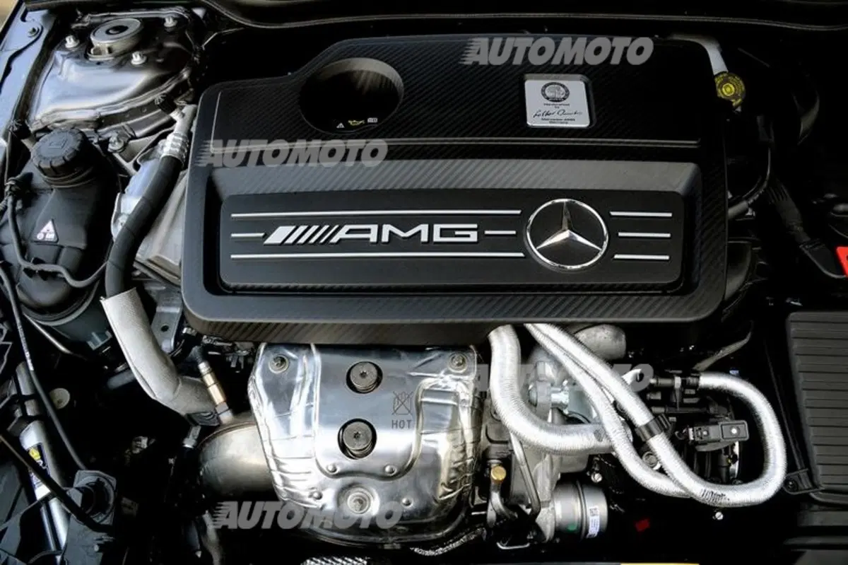 Mercedes-Benz A 45 AMG (26)