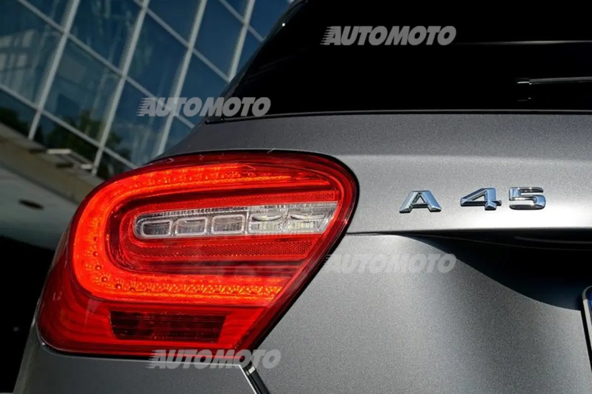 Mercedes-Benz A 45 AMG (32)
