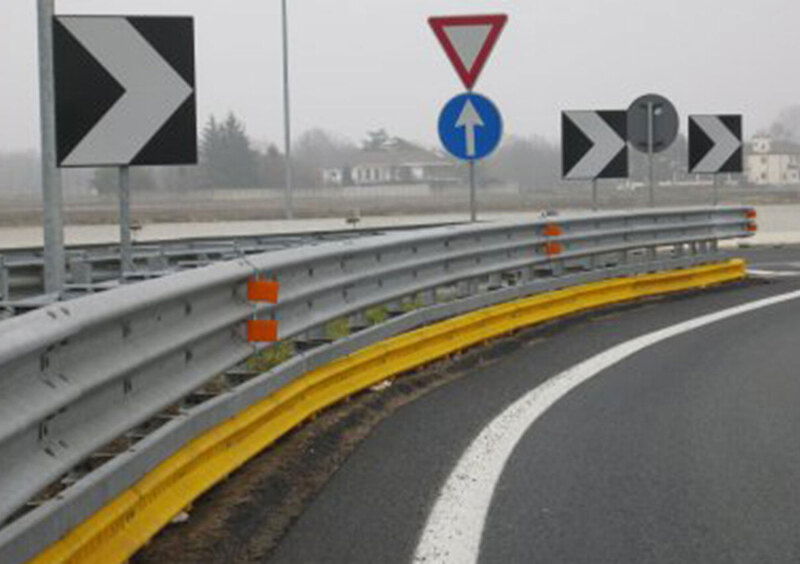 Codice della Strada: vietato fumare in auto se ci sono minori o donne incinte a bordo