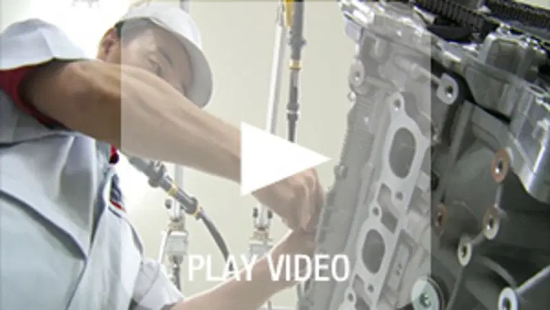 Nissan GT-R: l'artigianalit&agrave; della costruzione del V6 biturbo VR38