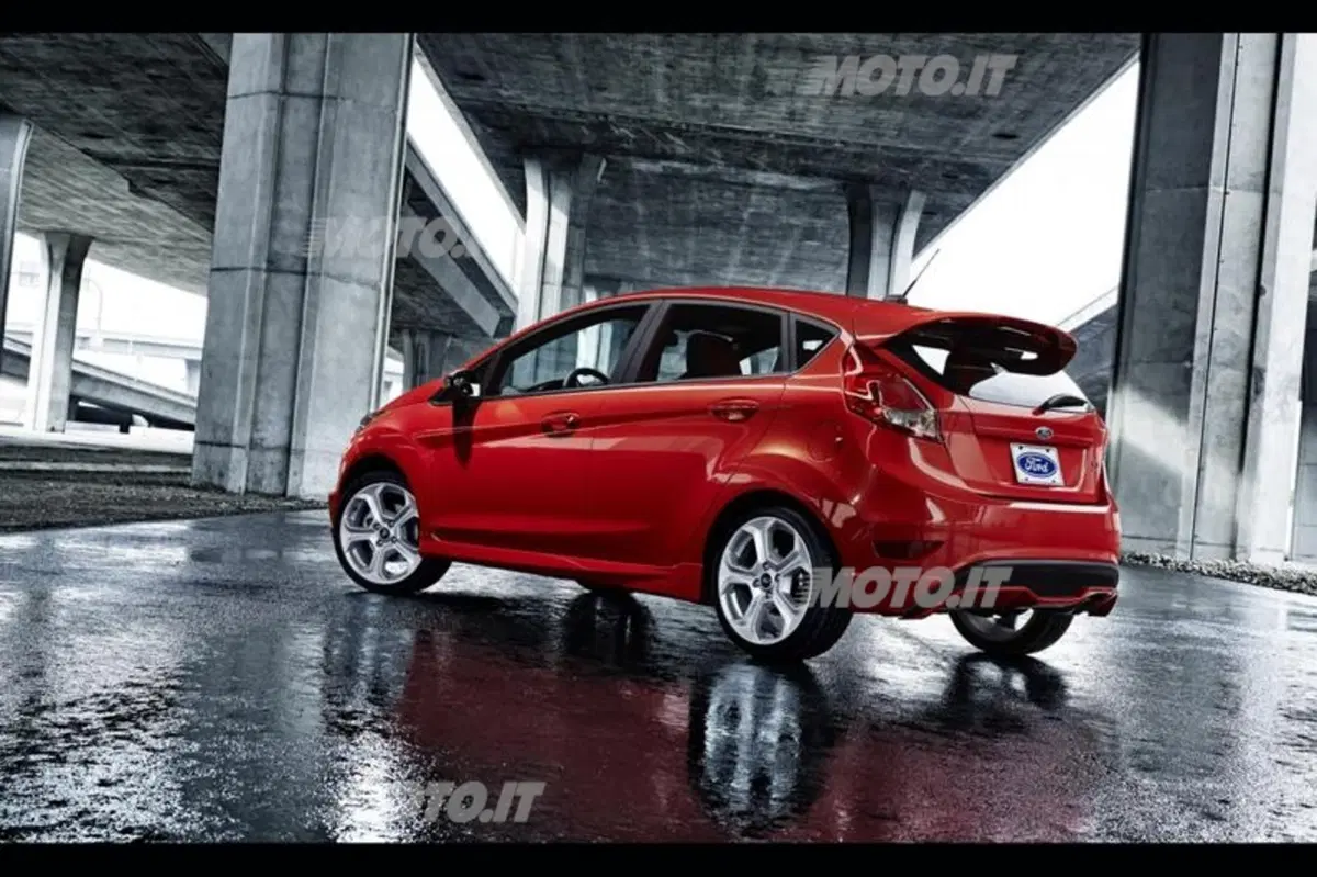 Ford Fiesta ST: aumentata la produzione per la forte domanda (4)