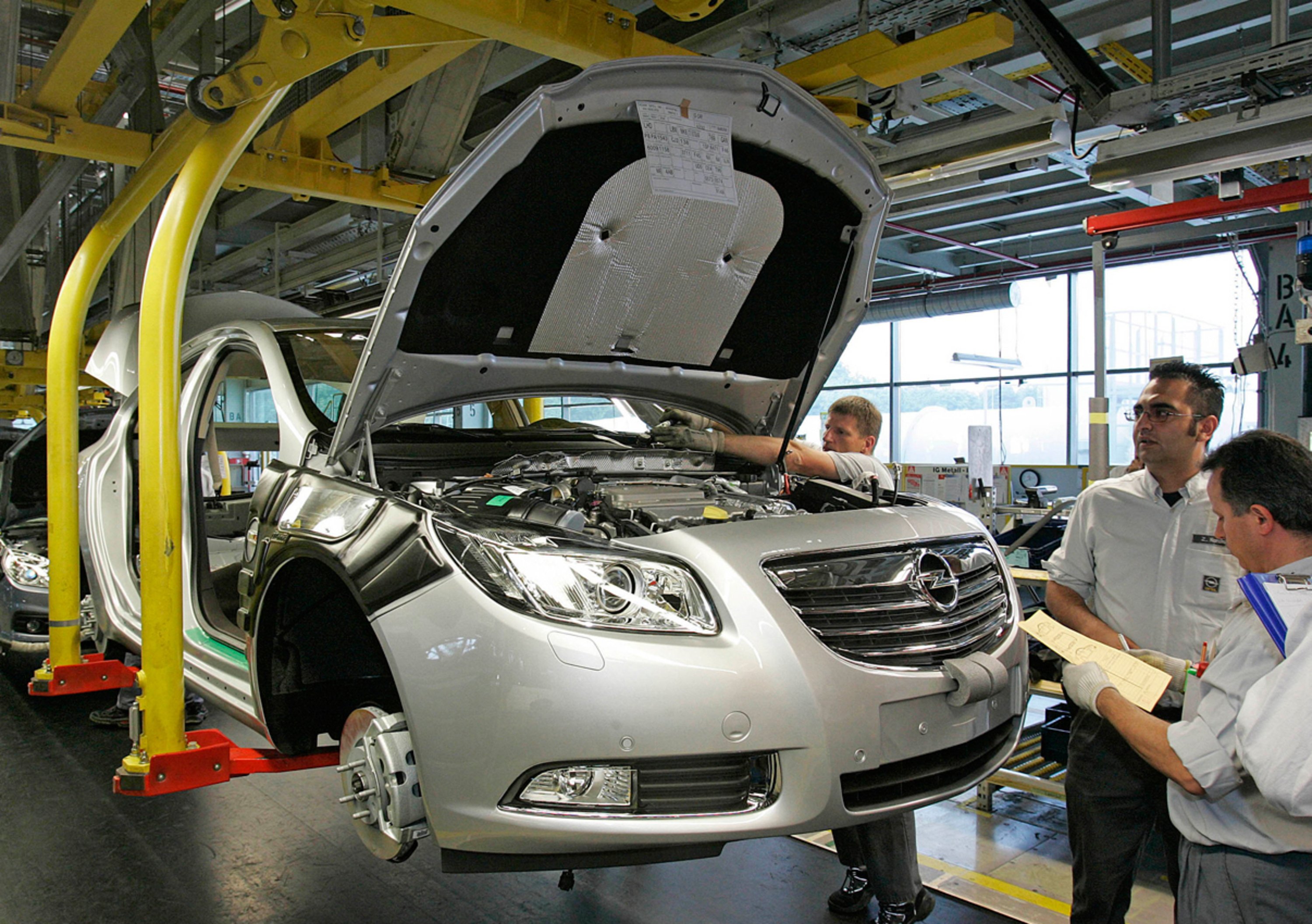 Opel: alla ricerca di 350 ingegneri
