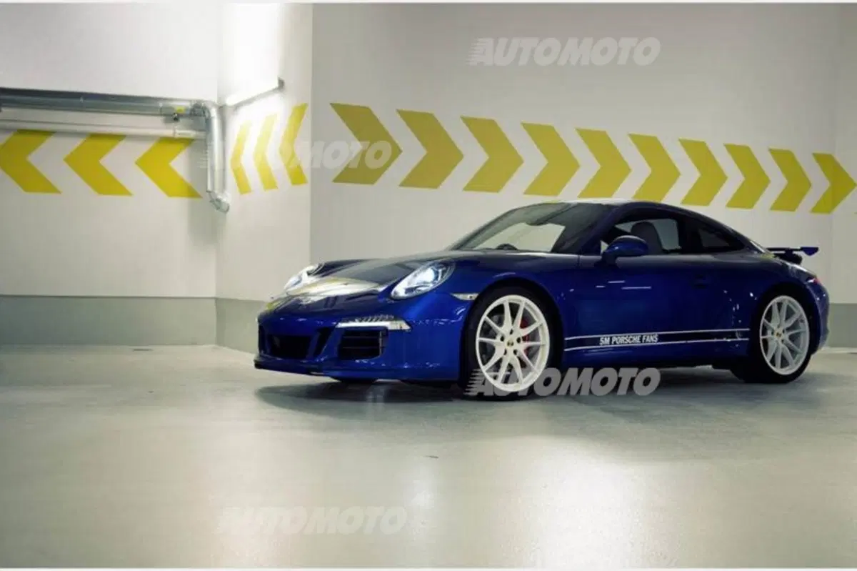 Porsche 911 Carrera 4S: l'esemplare allestito da 5 milioni di appassionati (2)