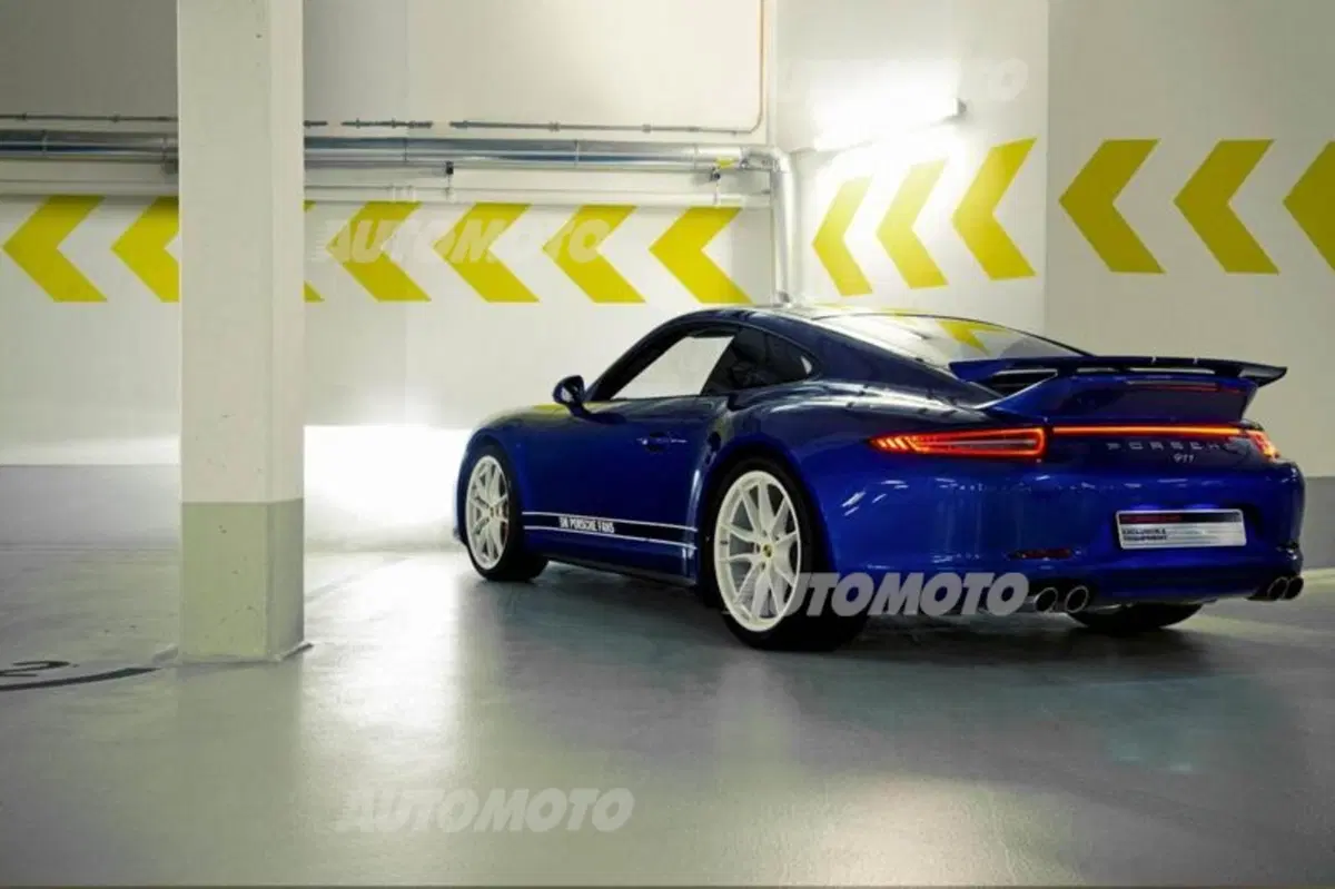Porsche 911 Carrera 4S: l'esemplare allestito da 5 milioni di appassionati (3)