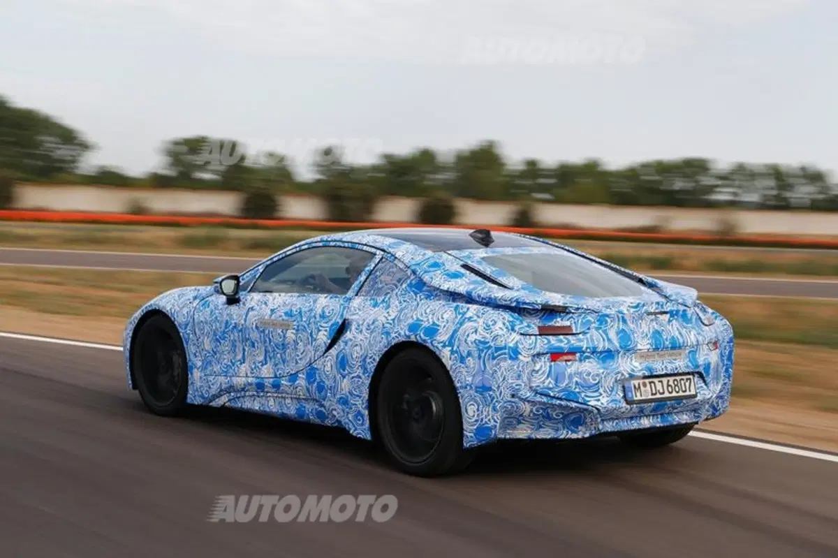 BMW i8: i dati ufficiali (9)
